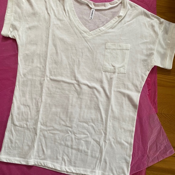 ❤️SHORT SLEEVE V-NECK TEE❤️ - Picture 5 of 7